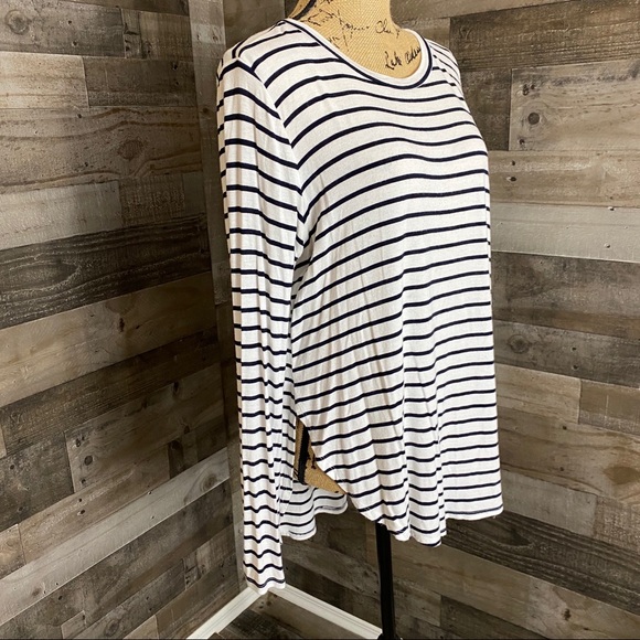 HYFVE Tops - Hyfve black & white striped long sleeve hi-low top